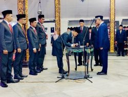 Lantik Komisioner KI 2025–2029, Bupati Sumenep Tegaskan Keterbukaan Informasi Bukan Sekadar Formalitas