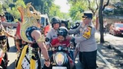 Cara Kreatif Satlantas Blitar Tekan Kecelakaan, Wayang Turun ke Jalan