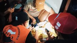 Dua Jam Menegangkan: Jari Bocah di Blitar Terjepit Lubang Grendel, Damkar Turun Tangan
